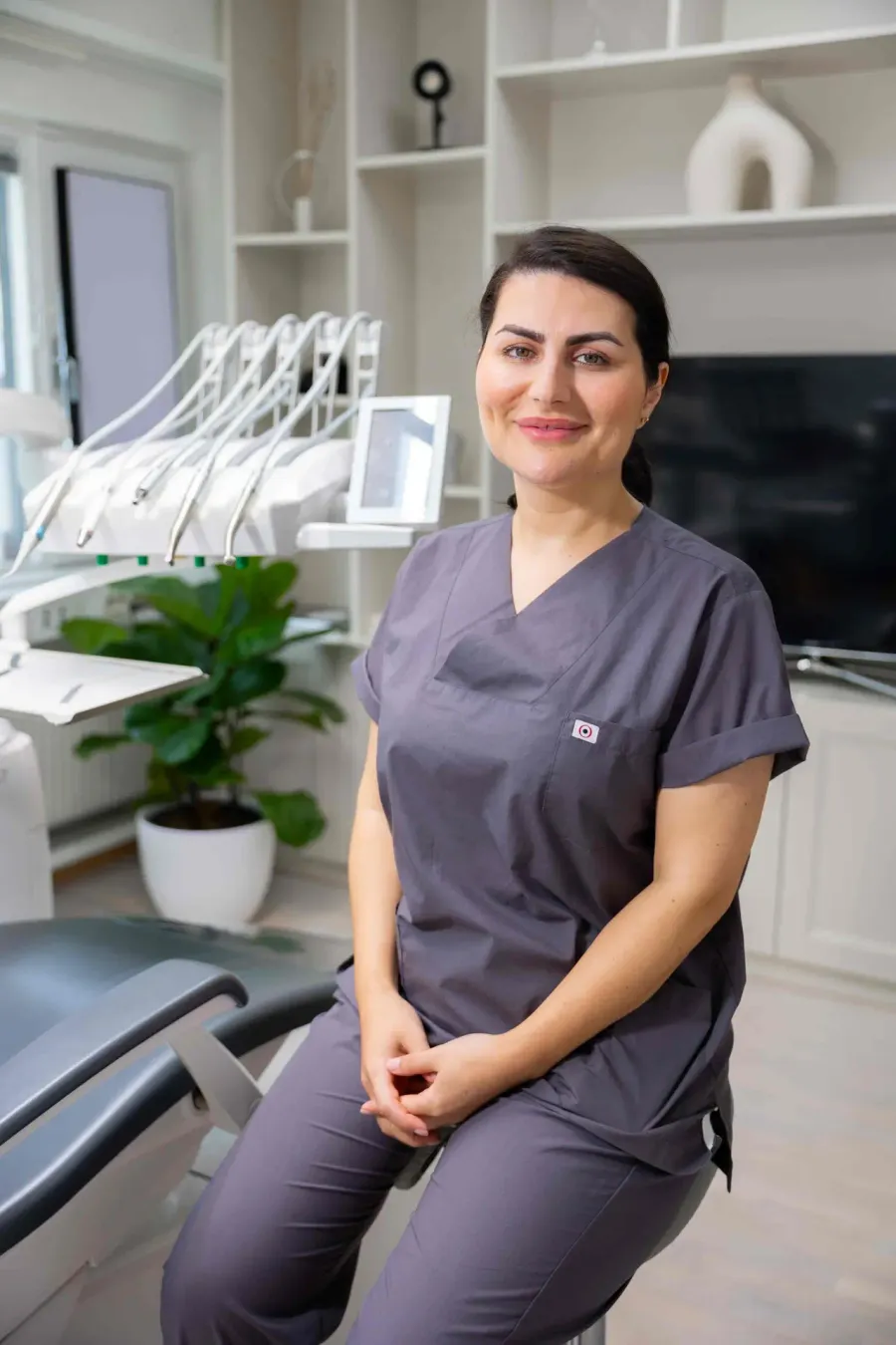 Jilah Qaljaee, leg. specialisttandläkare i ortodonti