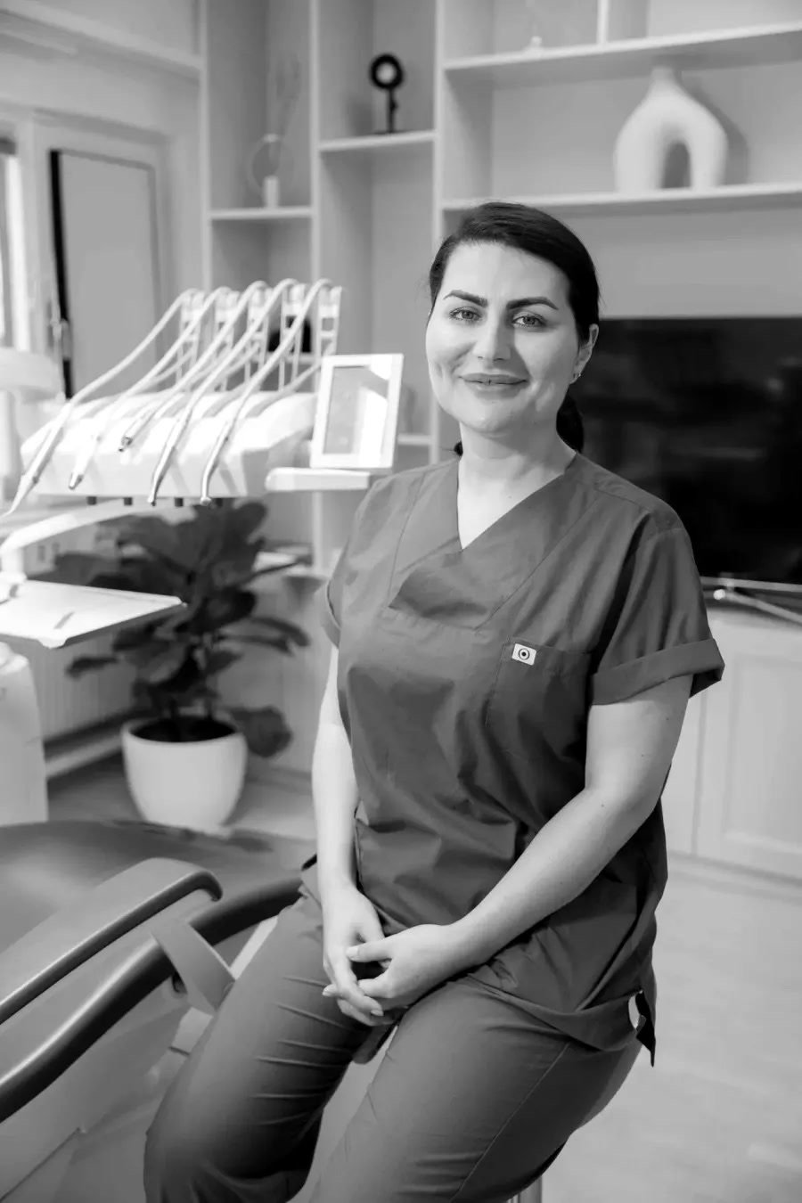 Jilah Qaljaee, specialisttandläkare i ortodonti